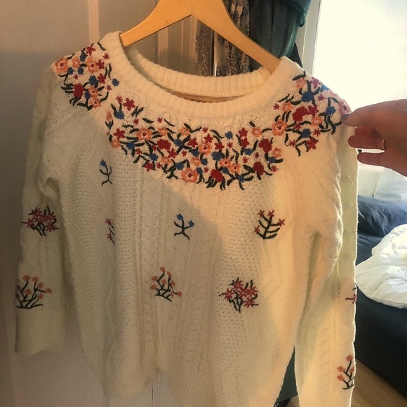 Hand-knit Retro Sweater - Picture 2 of 4